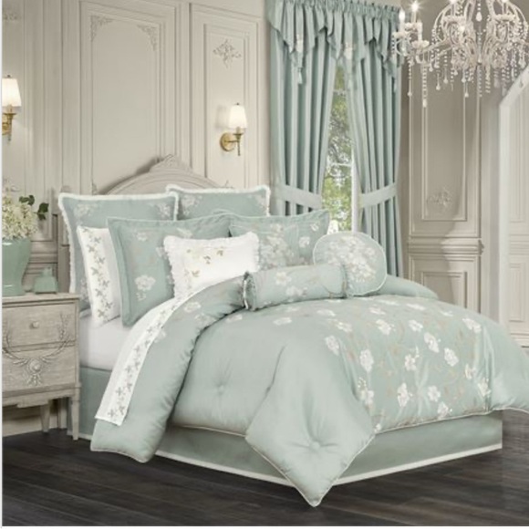 New Royal Court Spring Garden 4-Pc. Comforter Set Queen - Spa
